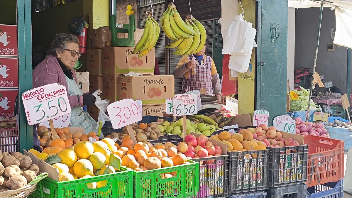 Frutería en el Mercado San Camilo de Arequipa