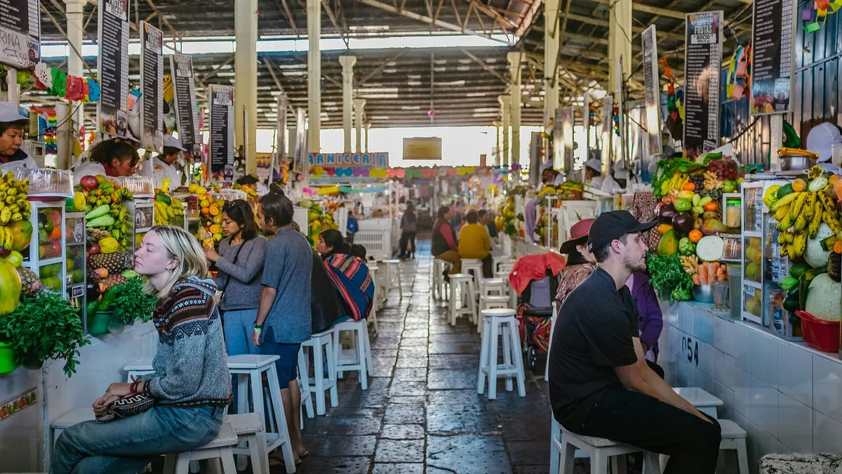Puestos de jugos en el Mercado San Pedro de Cusco